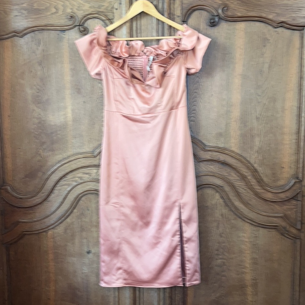 NWT ANTHROPOLOGIE Ruffled Off-The-Shoulder Dress pink satin Size Medium - Picture 6 of 16